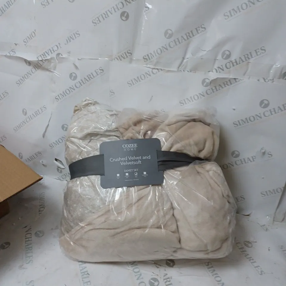 BOXED COZEE HOME CRUSHED VELVET KINGSIZE BEDDING 