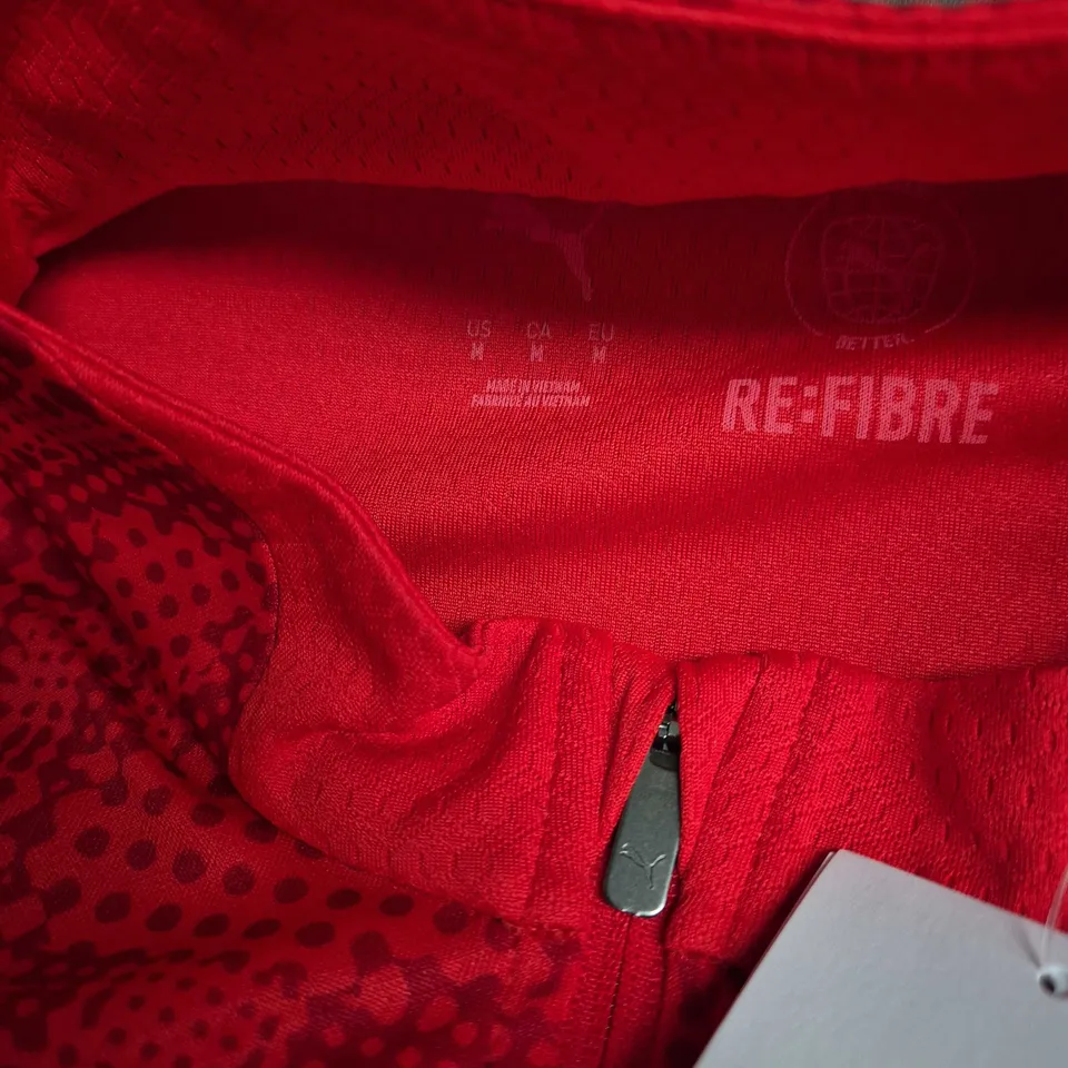 LEYTON ORIENT FC PUMA FOOTBALL RED TRAINING JACKET - SIZE M