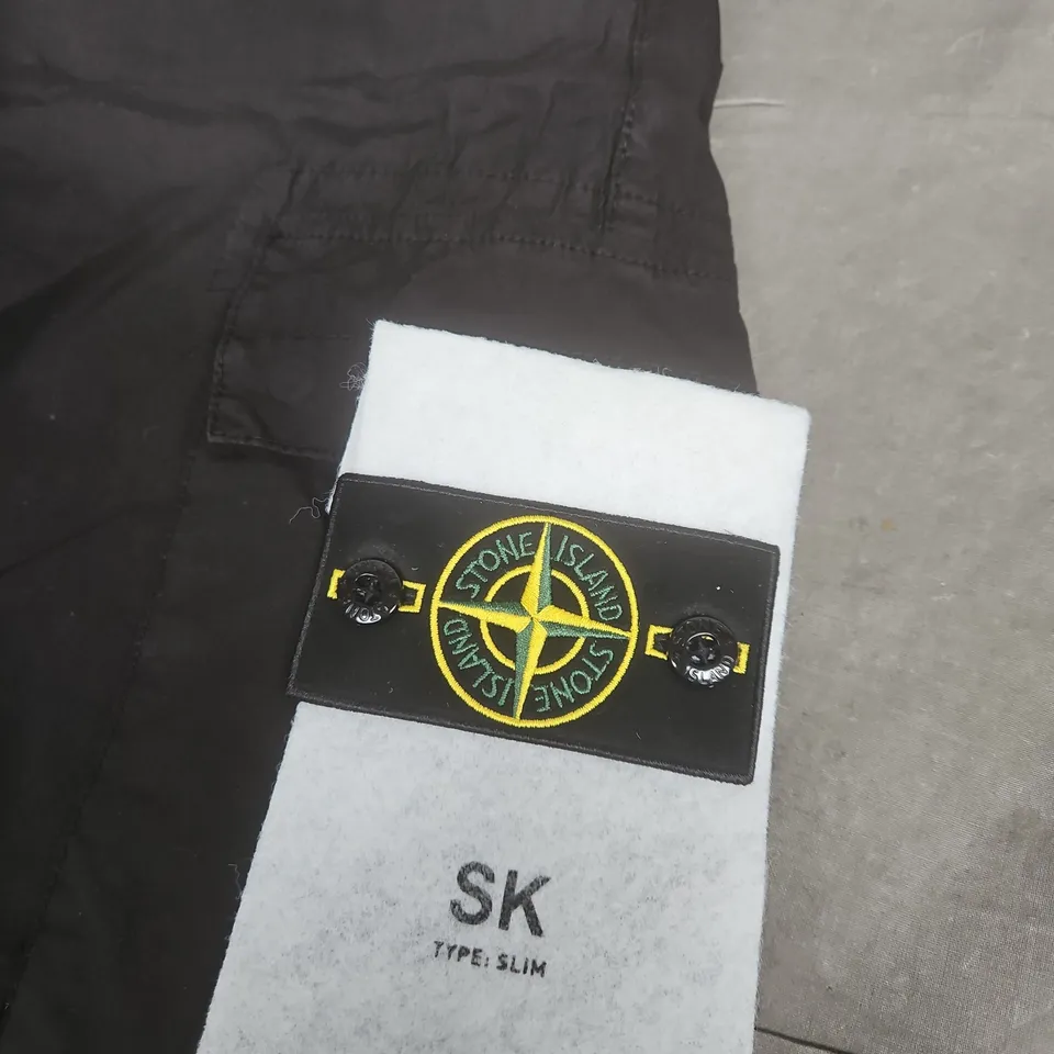 STONE ISLAND BLACK CARGO TROUSERS – SLIM FIT, WAIST 32