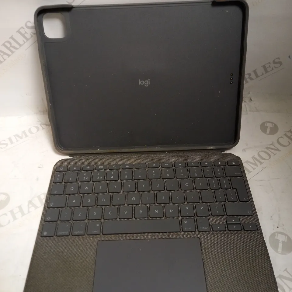LOGITECH COMBO TOUCH IPAD PRO 11" KEYBOARD CASE