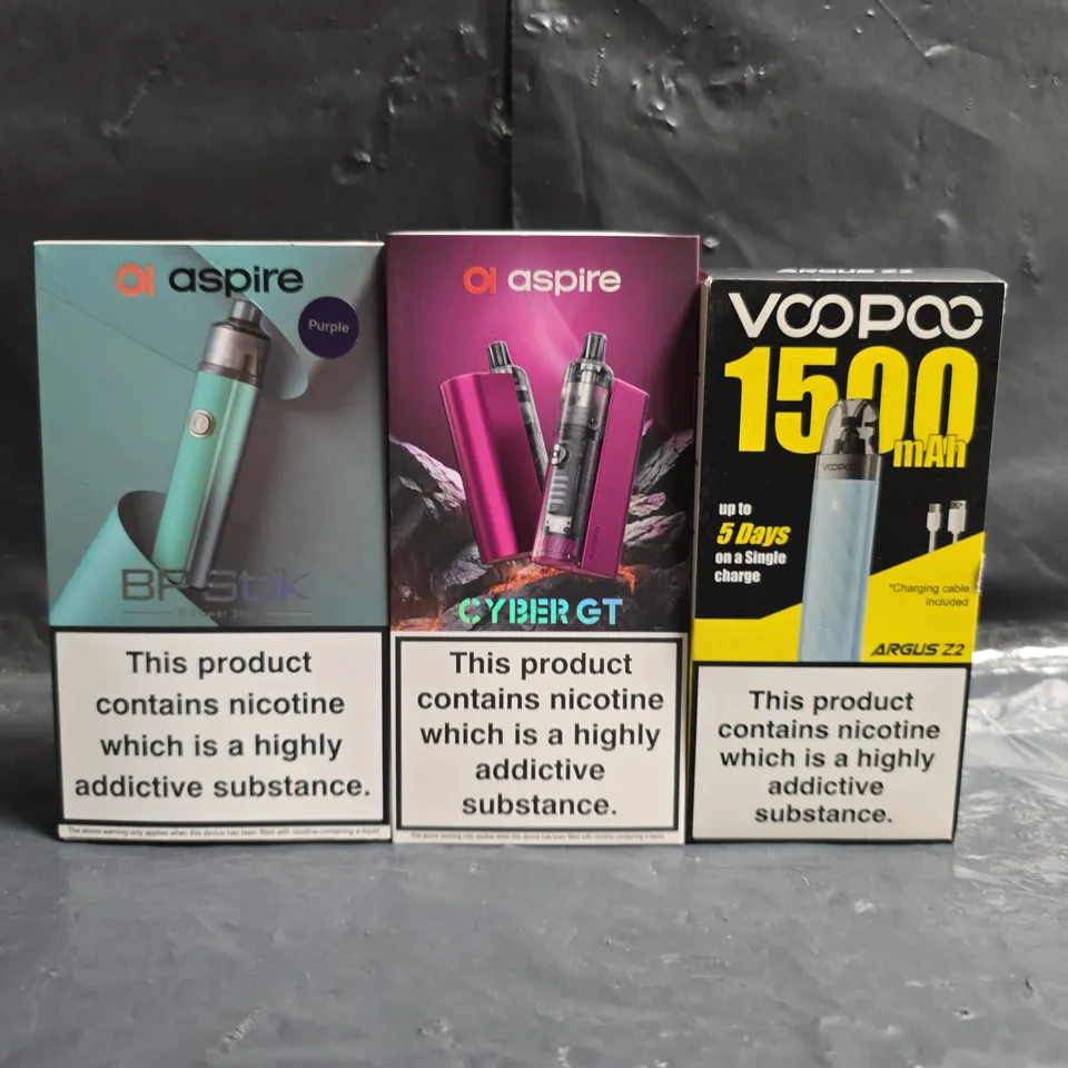 BOX OF APPROXIMATELY 20 ASSORTED E-CIGARETTE AND VAPING PRODUCTS TO INCLUDE VOOPOO, ASPIRE, ETC - COLLECTION ONLY