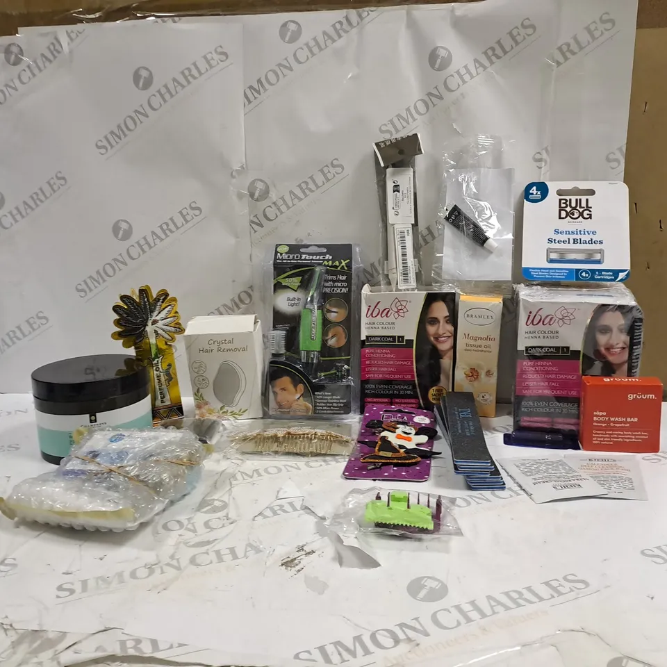 BOX OF 20 ASSORTED ITEMS TO INCLUDE BULLDOG, IBA, GRUUM ETC