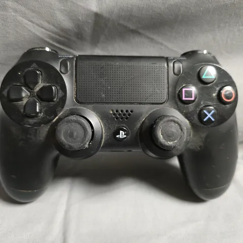 SONY WIRELESS CONTROLLER IN BLACK FOR PLAYSTATION 4