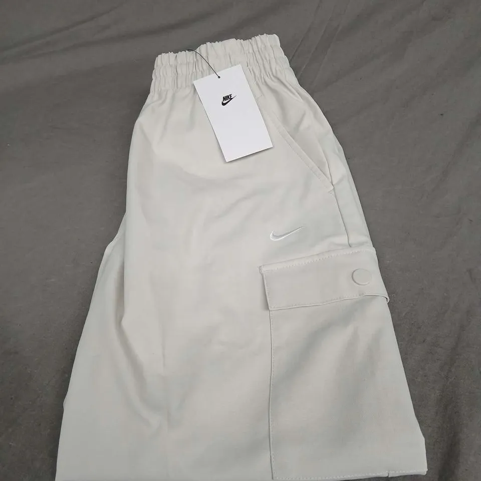 NIKE LOGO OVERSIZED FIT CARGO PANTS - SIZE M 