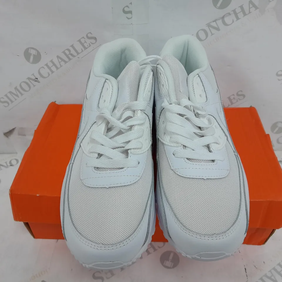 BOXED PAIR OF NIKE AIR MAX 90 IN WHITE - UK 7