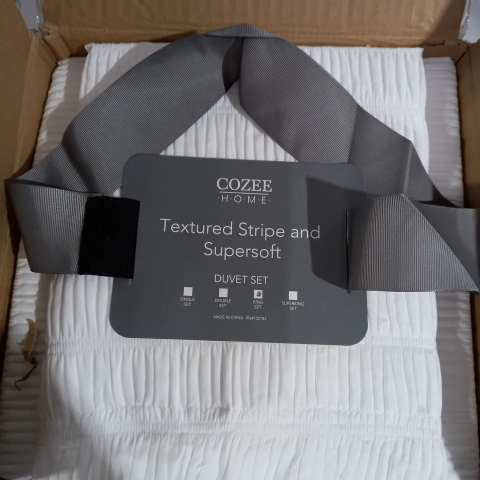 BOXED SUPERSOFT BY COZEE HOME TEXTURED STRIPE DUVET SET IN WHITE - KING SIZE