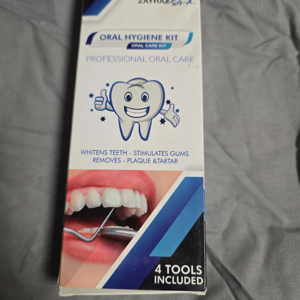 APPROXIMATELY 20 ZAYRAZ ORAL HYGIENE KIT – FOUR TOOLS INCLUDED (BLUE CASE)