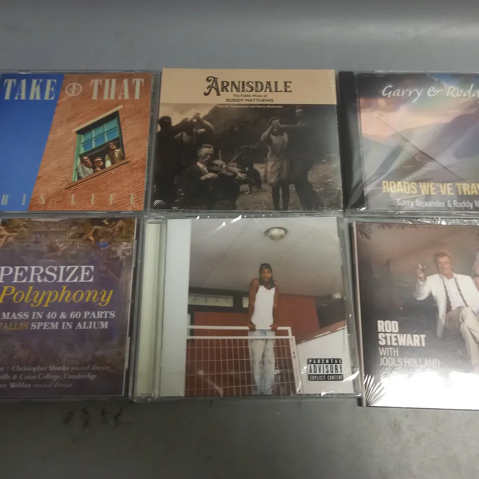 LOT OF ASSORTED CDS TO INCLUDE TAKE THAT, ROD STEWART AND ROB ZOMBIE
