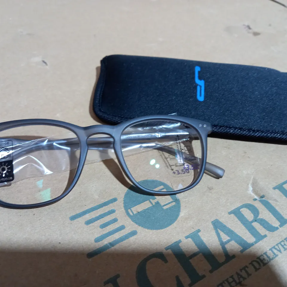 JPE FITOVER SIMONE READING GLASSES WITH PHOTOCHROMATIC LENS +3.50 x 6PC