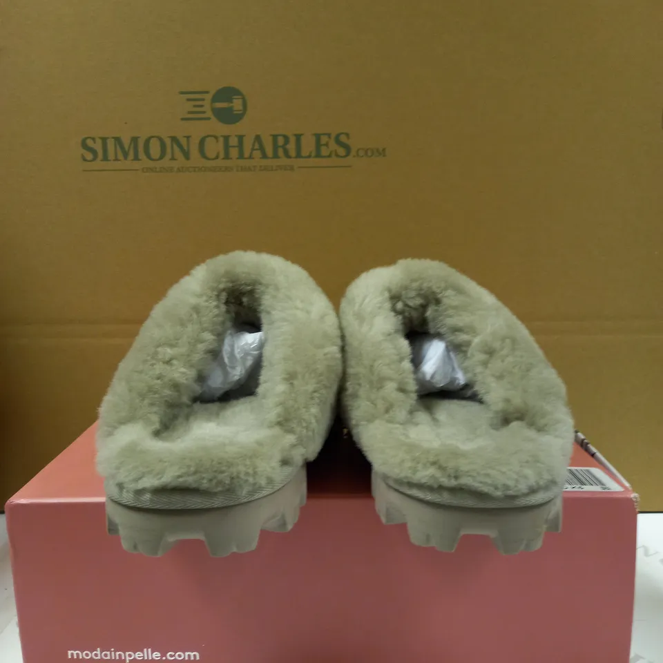 MODA IN PELLE COSIE SLIPPER SIZE 5