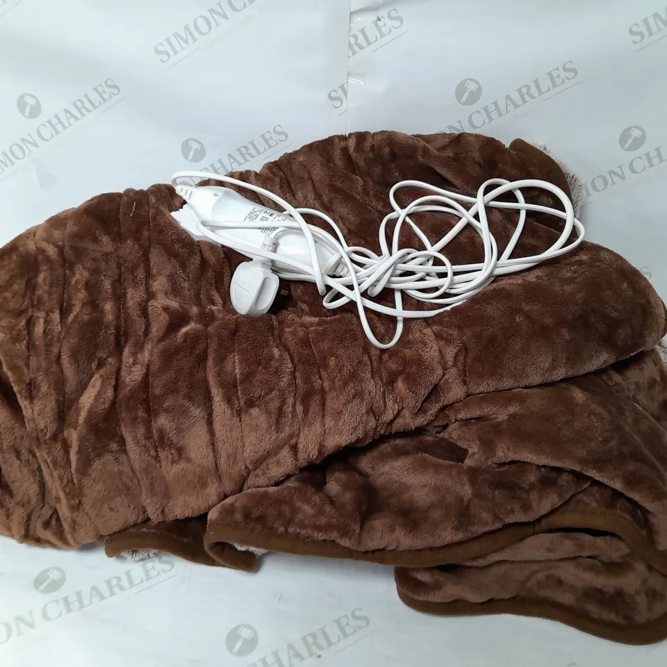 BOXED COZEE HOME CRUSHED VELVET AND VELVETSOFT DUVET SET IN NATURAL/BROWN - DOUBLE