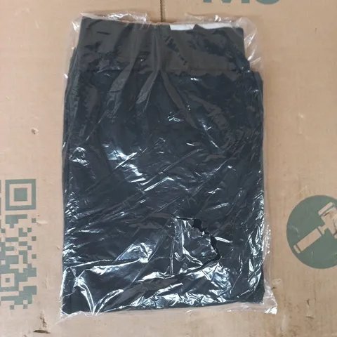 bagged uniqlo ultra stretch active tapered pants in black size 30/33