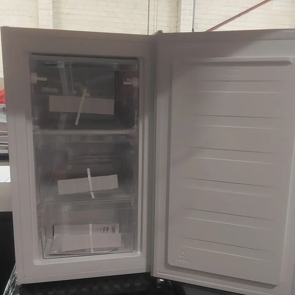 LOGIK LUF48W23 UNDERCOUNTER FREEZER - WHITE