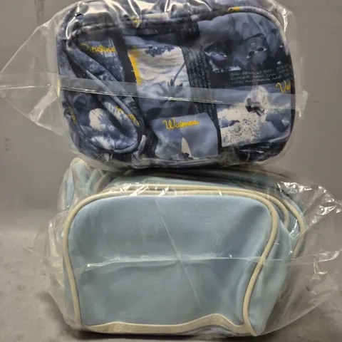 A LARGE QUANTITY OF ASSORTED SPONGE BAGS / COSMETIC BAGS