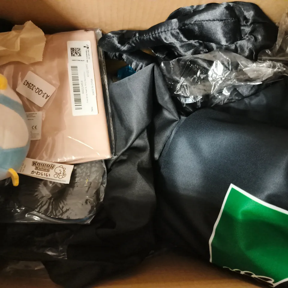 BOX OF APPROXIMATELY 10 ASSORTED TOYS AND GAMES TO INCLUDE MAGNETIC BUILDING CUBES, ETC