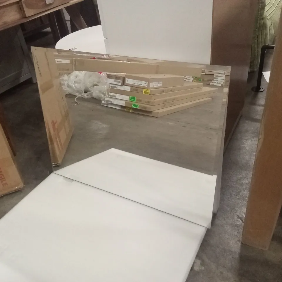 BOXED SIEN RECTANGLE FLAT GLASS WALL ACCENT MIRROR // SIZE: 60 x 80cm