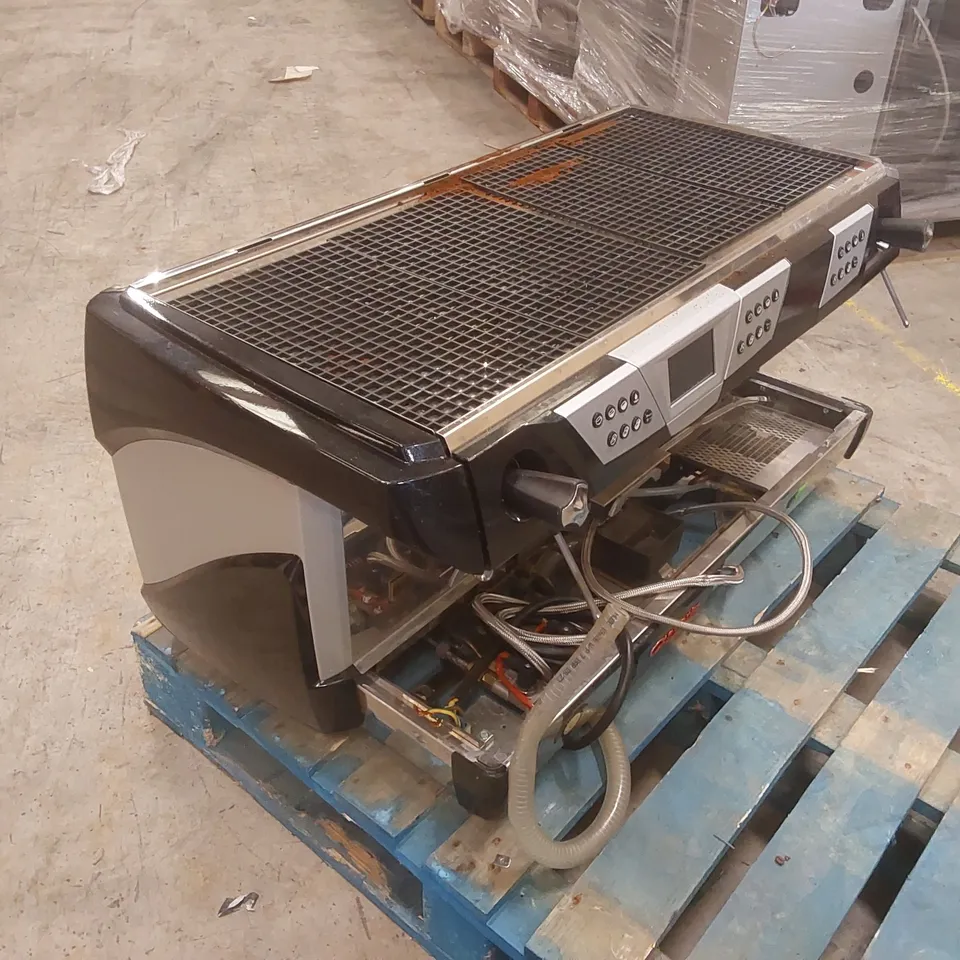 ASTORIA COMMERCIAL 3 GROUP COFFEE MACHINE