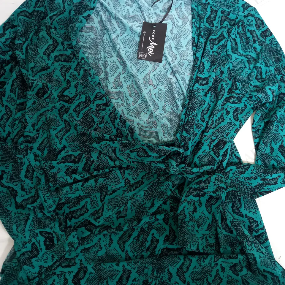 POUR MOI BRYONY SLINKY RECYCLED JERSEY WRAP TOP IN GREEN/BLACK - SIZE 14