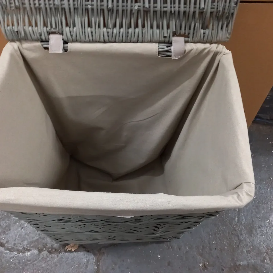 GREEN LEAVES GREY WICKER LAUNDRY BASKET - APPROX 60X45X40CM