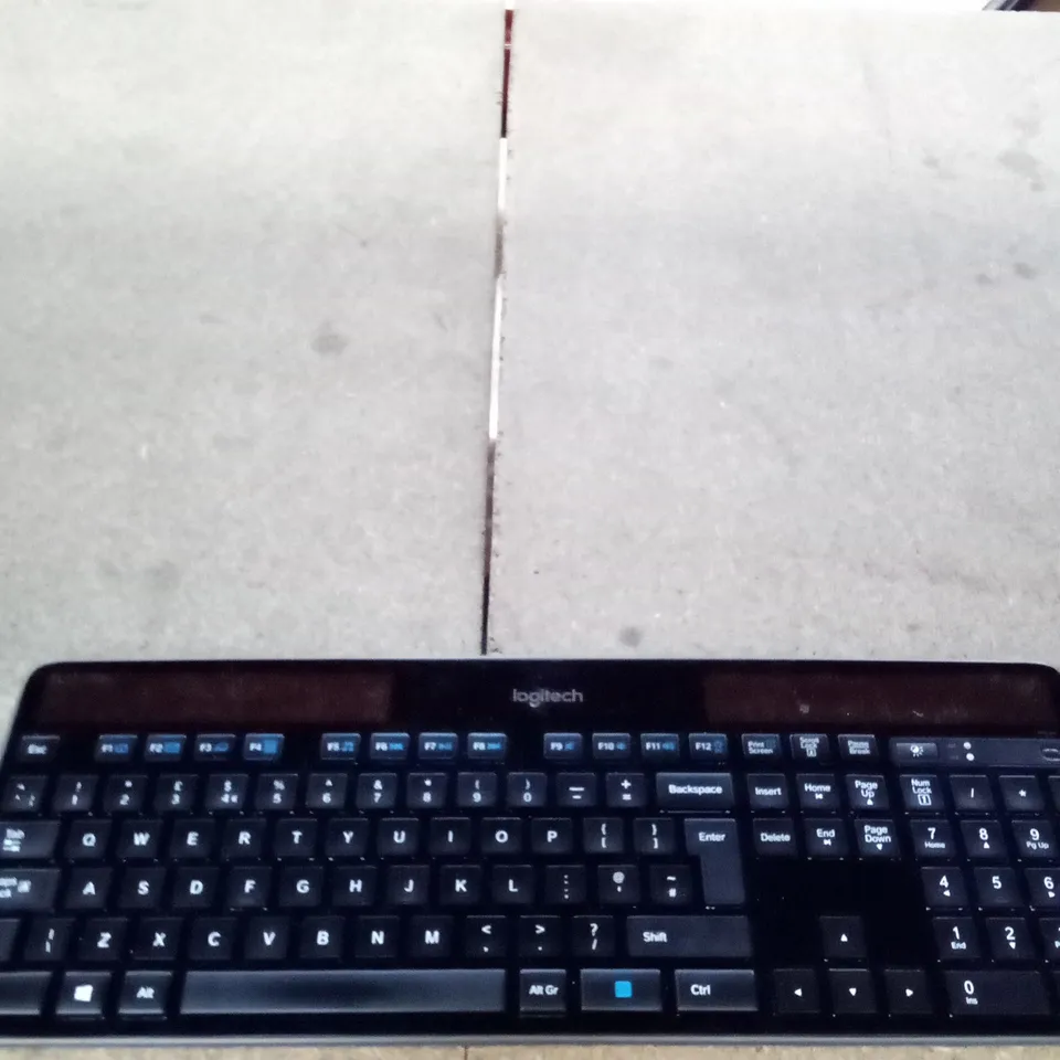 BOXED K750 SOLAR POWERED KEYBOARD 