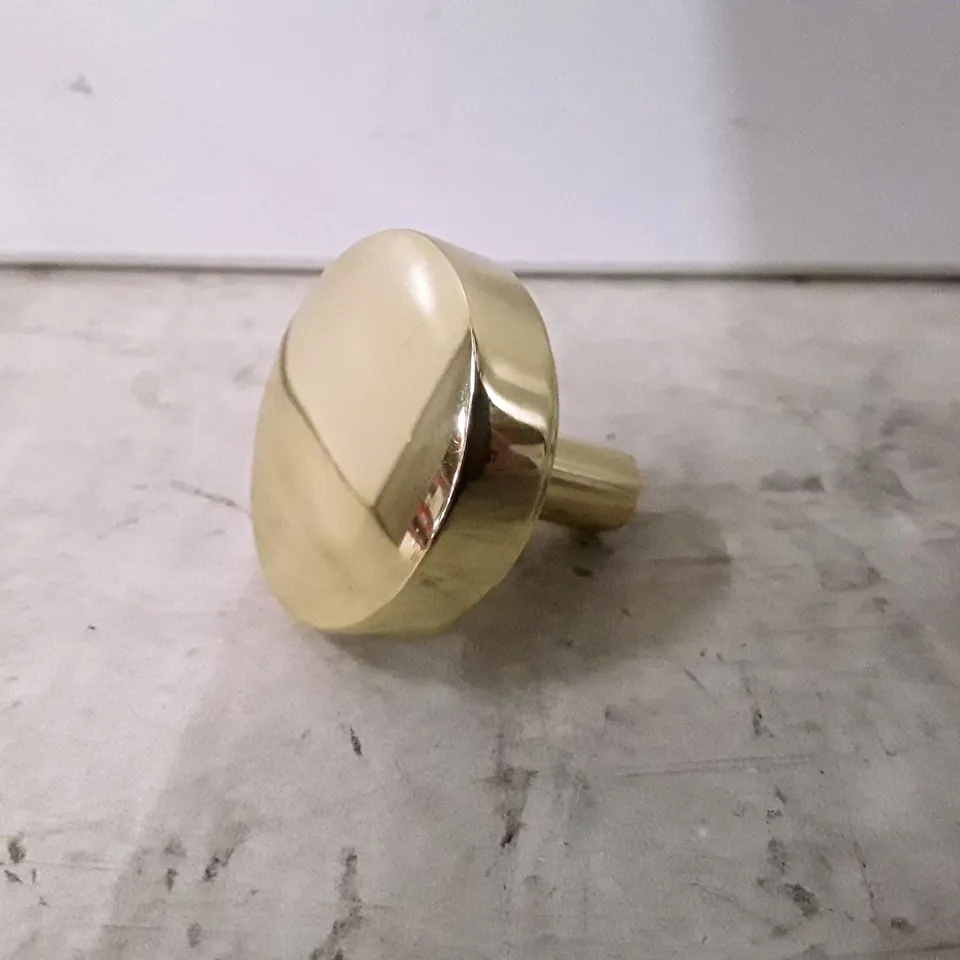 ROUND KNOB