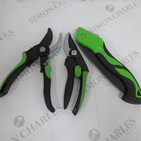 SET OF 3 GARDEN TOOLS, GREEN
