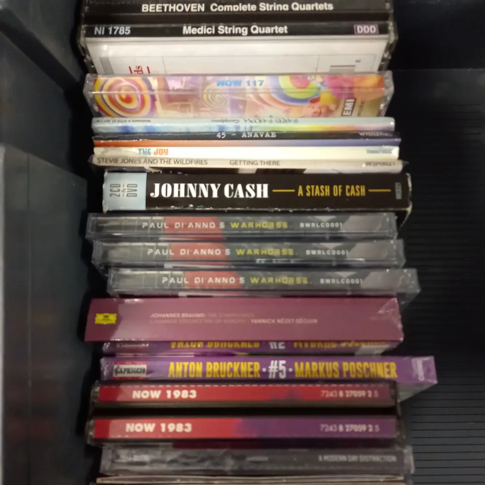 APPROXIMATELY 15 ASSORTED CD ALBUMS/SINGLES TO INCLUDE JOHNNY CASH, JIMI HENDRIX, NOW 1983 ETC  