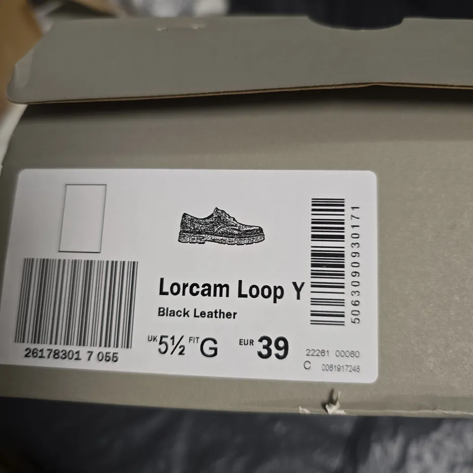 CLARKS LORCAM LOOP KIDS BLACK LEATHER SHOES – UK 5½ (EU 39), BOXED