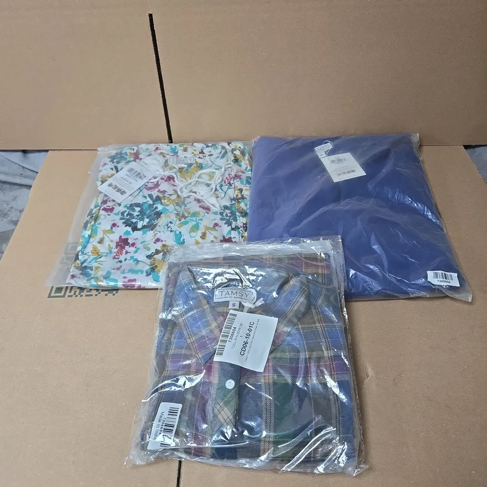 BOX OF APPROXIMATELY 30 X ASSORTED CLOTHING ITEMS