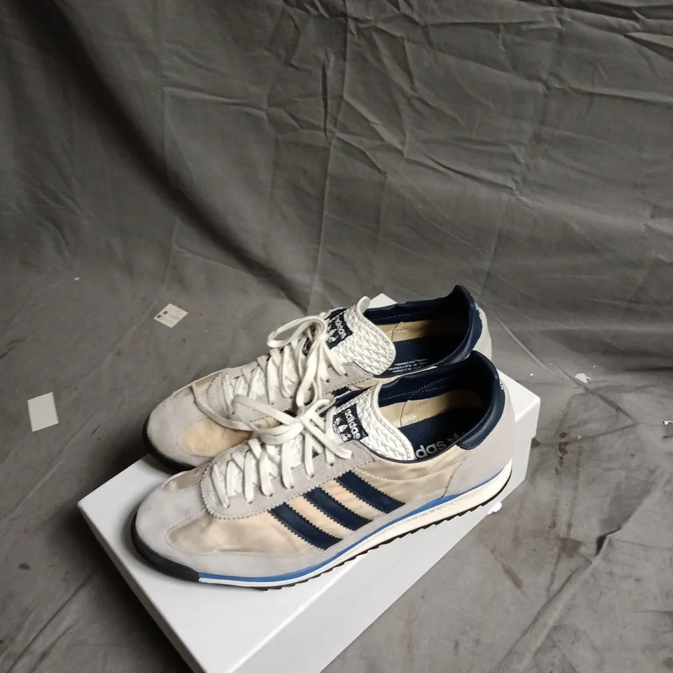 ADIDAS SNEAKERS - BEIGE SUEDE WITH NAVY 3-STRIPE UK10