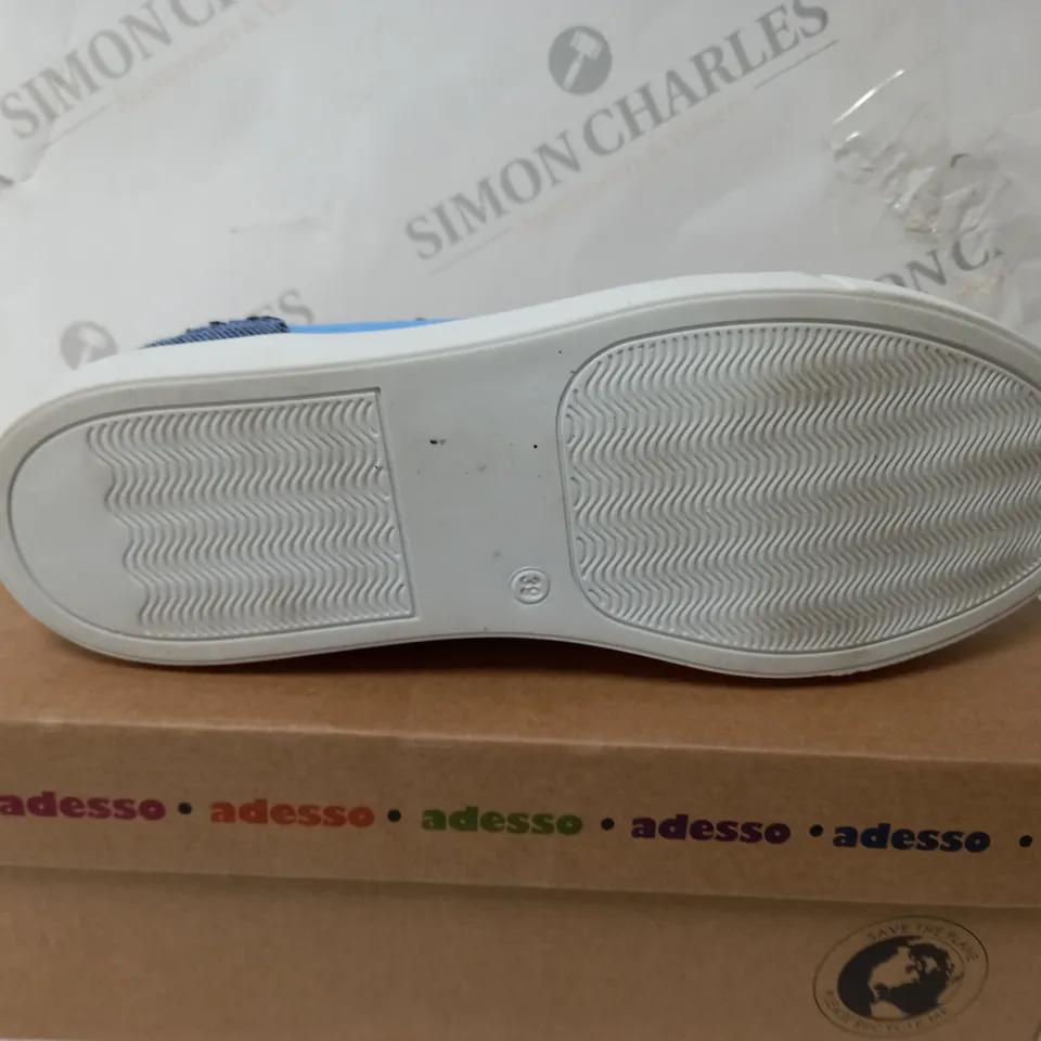 BOXED PAIR OF ADESSO FAYE ZIP TRAINERS IN BLUE - SIZE 6
