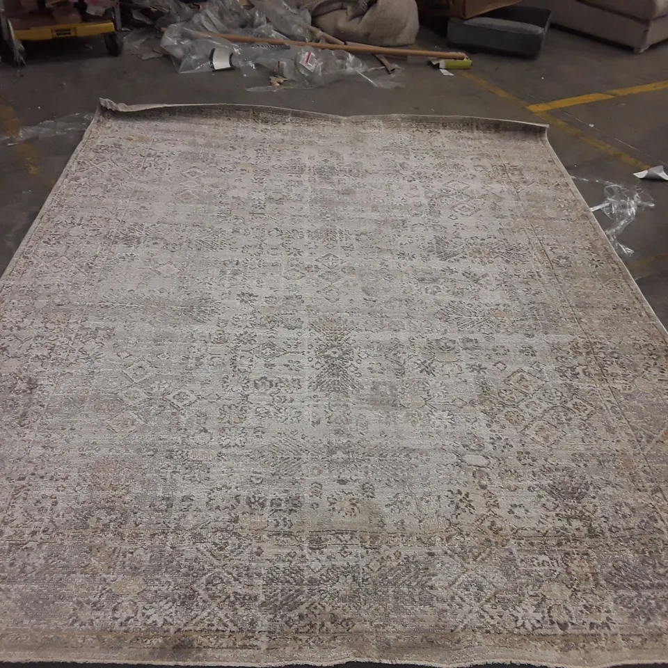 QUALITY DESIGNER AREA RUG 310X240CM APPROXIMATELY