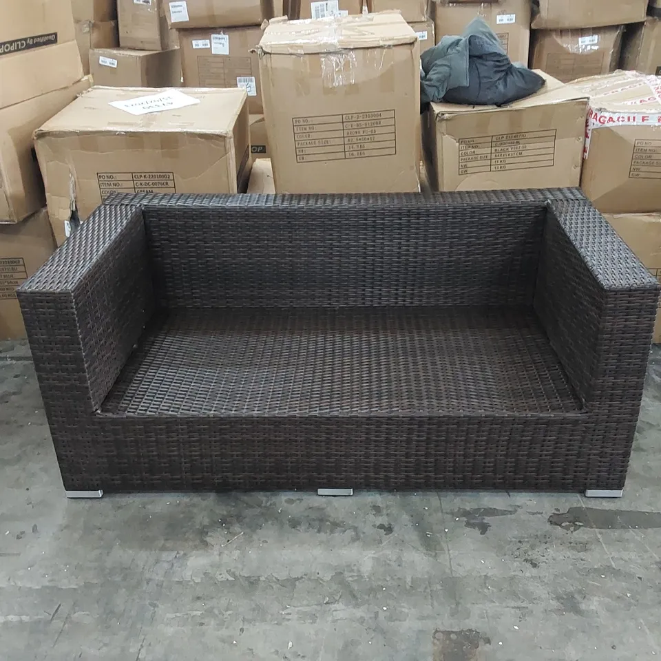 DESIGNER BROWN RATTAN GARDEN/PATIO SOFA