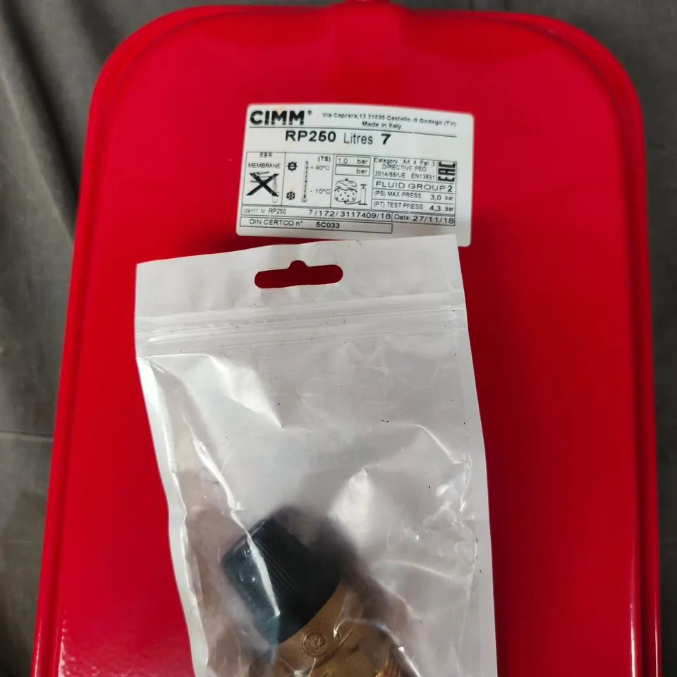 RED RP250 LITRES 7 EXPANSION VESSEL FOR HEATING SYSTEM WITH BRASS VALVE