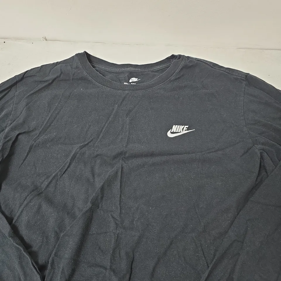 NIKE LONG SLEEVE TEE - SIZE L