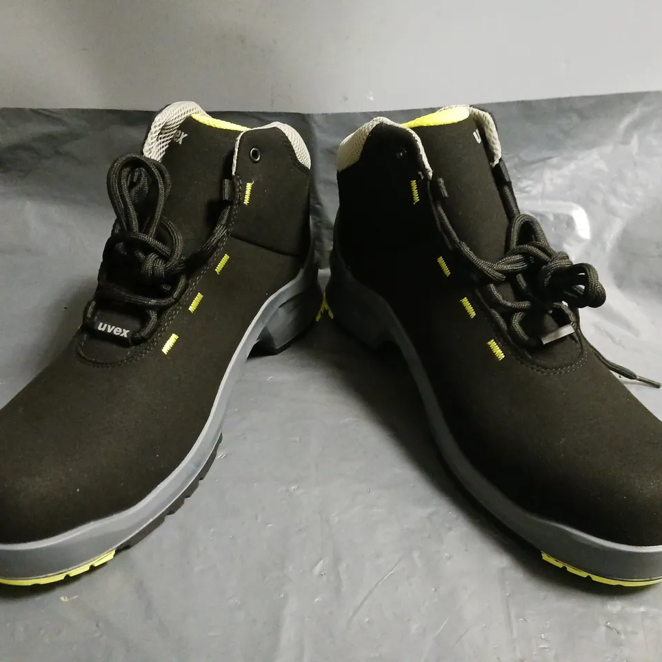 BOXED PAIR OF UVEX SAFETY SHOES IN BLACK/LIME SIZE UK 12