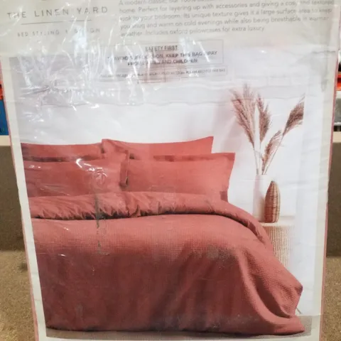 CATHERINE 180 TC DUVET COVER SET - RED CLAY