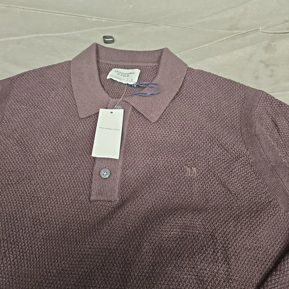 ABERCROMBIE AND FITCH KNITTED POLO SHIRT - SMALL