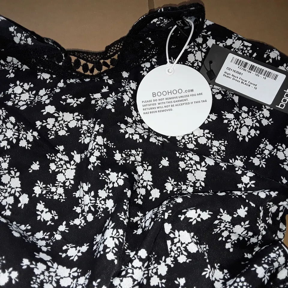 BOOHOO HIGH NECK FLORAL TIERED SKATER DRESS - 10