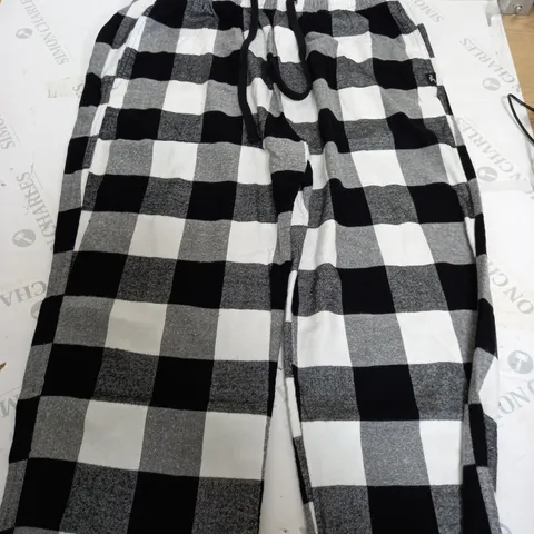 HOLLISTER CHEQUERED PANTS IN BLACK/WHITE - MEDIUM