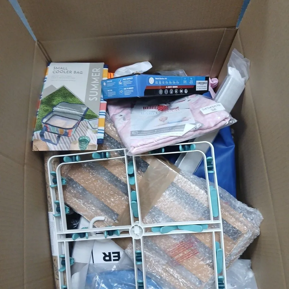 BOX OF APPROXIMATELY 15 ASSORTED HOUSEHOLD ITEMS INCLUDING 8 HOLE SANDING DISC , BABY DUVET COVER BUNNY PINK AND SUMMER SMALL COOLER BAG