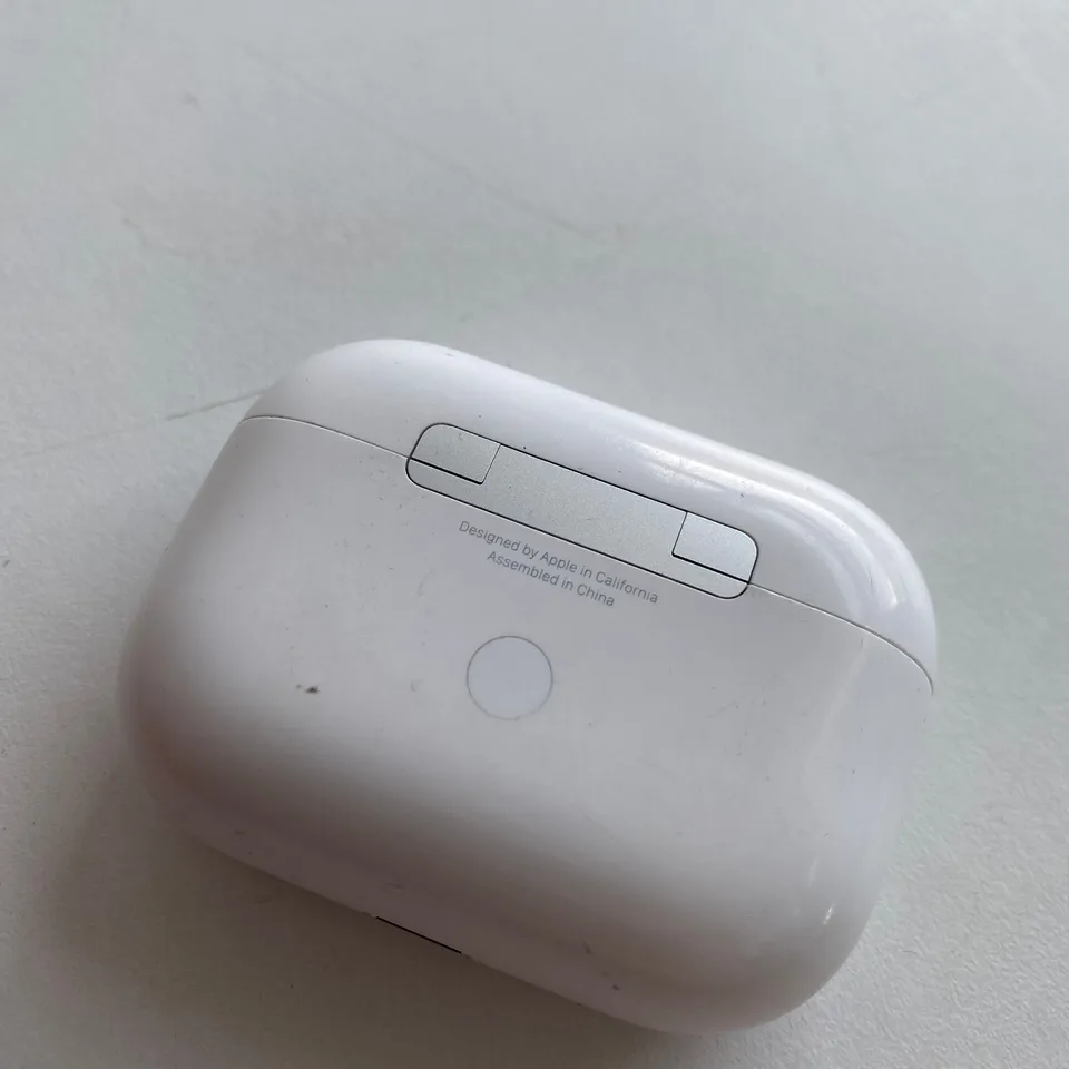 PAIR OF APPLE AIRPODS WITH CHARGING CASE 