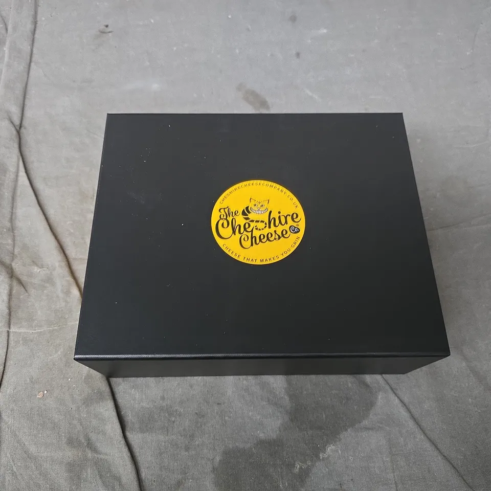 BOXED THE CHESHIRE CHEESE CO GIFT SET