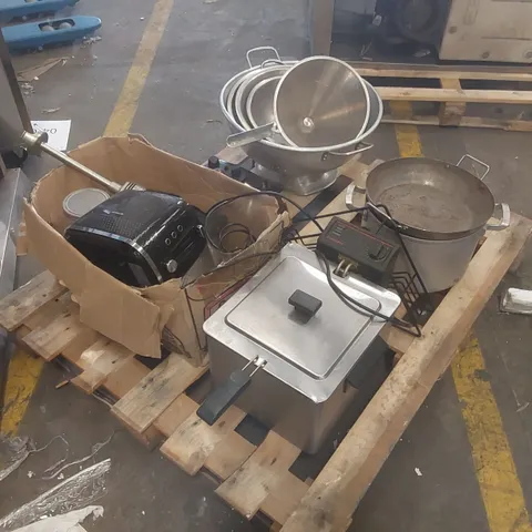 PALLET CONTAINING A LARGE QUANTITY OF ASSORTED CATERING ITEMS INCLUDING MIXERS, FRYER, TOASTER ECT