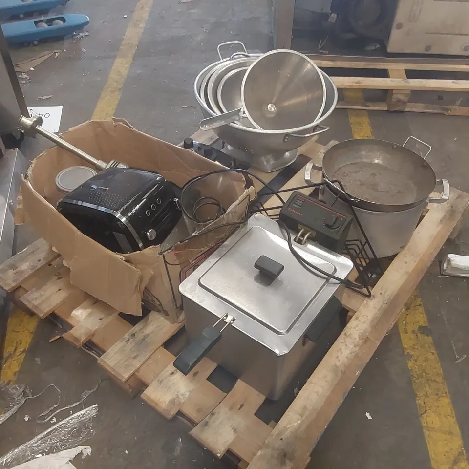 PALLET CONTAINING A LARGE QUANTITY OF ASSORTED CATERING ITEMS INCLUDING MIXERS, FRYER, TOASTER ECT