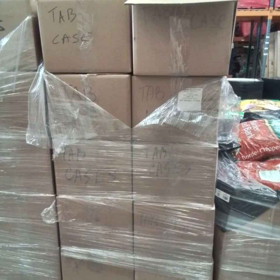 PALLET TO CONTAIN A LARGE ASSORTMENT OF TABLET CASES AND SIMILAR PRODUCTS 