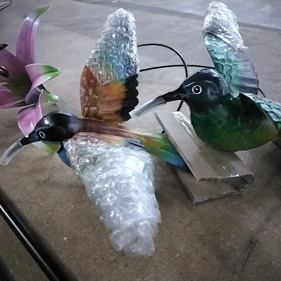 BOXED HOME2GARDEN HUMMINGBIRD WINDSPINNER