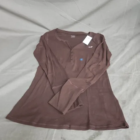 HOLLISTER LONG-SLEEVE RIBBED TOP – BROWN, SIZE L