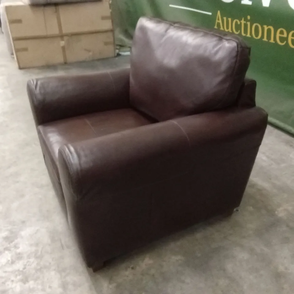 BAILEY ITALIAN LEATHER ARMCHAIR RRP £619