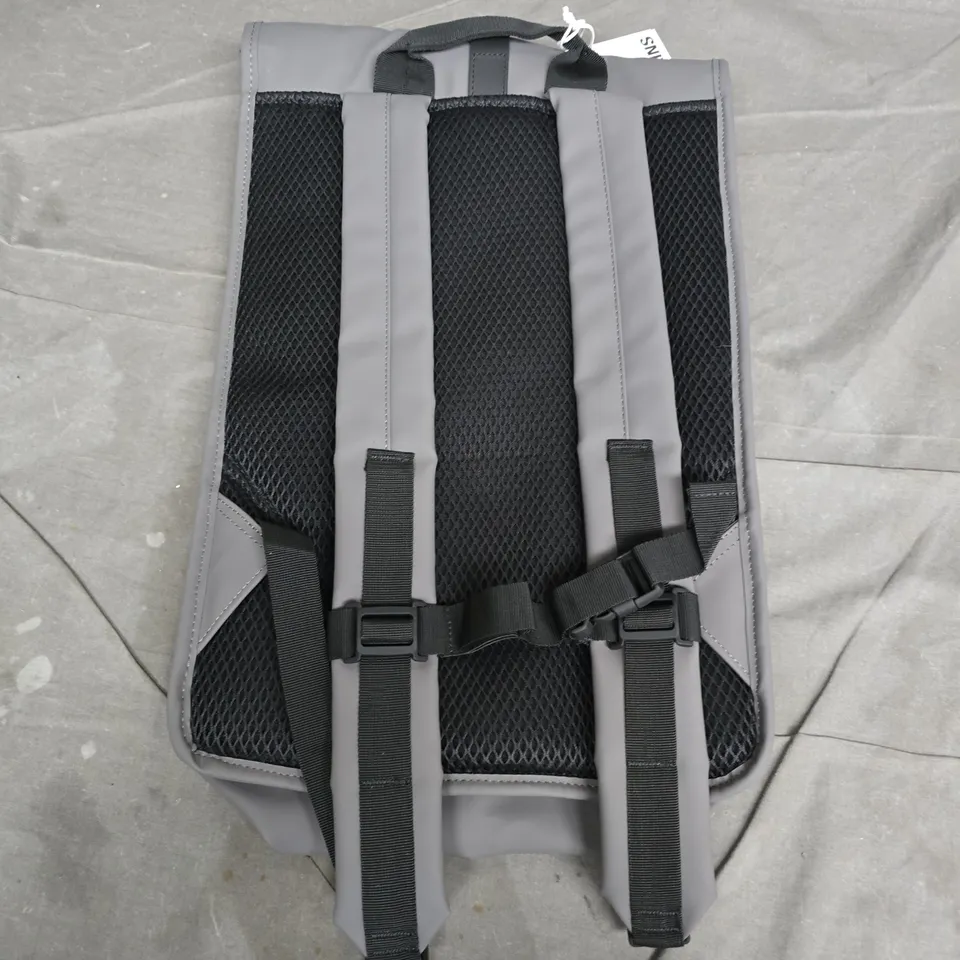 RAINS ROLLTOP RUCKSACK W3 IN GREY 